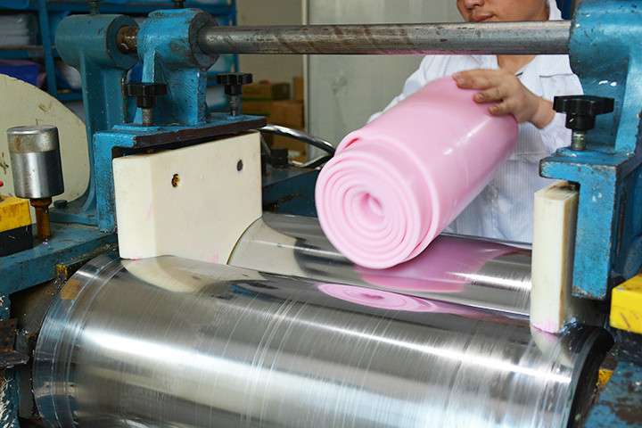 怎样选择合适的硅胶制品厂家 - 东莞市名振橡塑制品